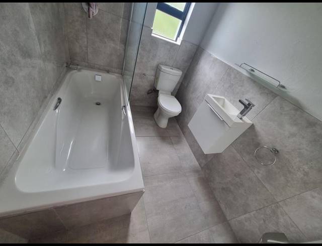 2 BEDROOM APARTMENT FOR SALE IN BERKSHIRE DOWNS